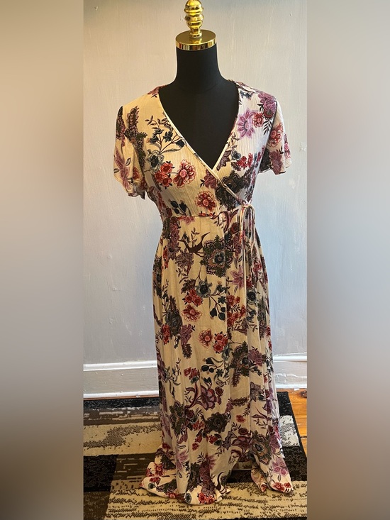 Patrons of Peace Dresses & Skirts - Patrons Of Peace Floral Print Maxi Dress Hi/Lo Hemline Short Flutter Sleeves XS